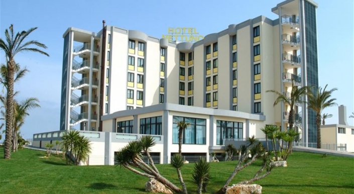 Sviluppo a Brindisi: Best Western Hotel Nettuno